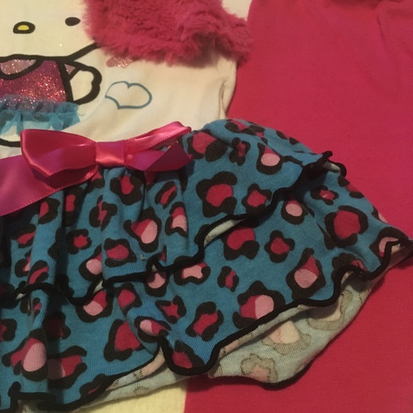12m (4/$20) 2-Pc Hello Kitty Outfit - Picture 6 of 14